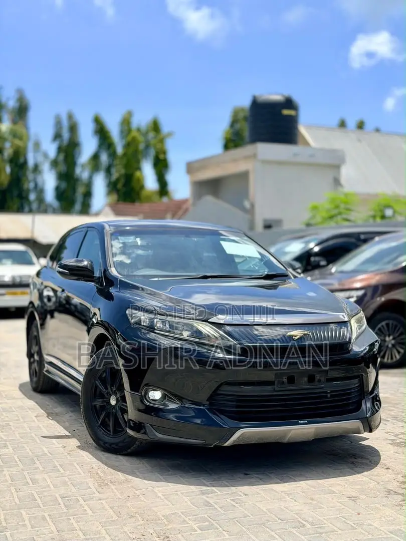 Toyota Harrier 2.0 2016 Matt Black