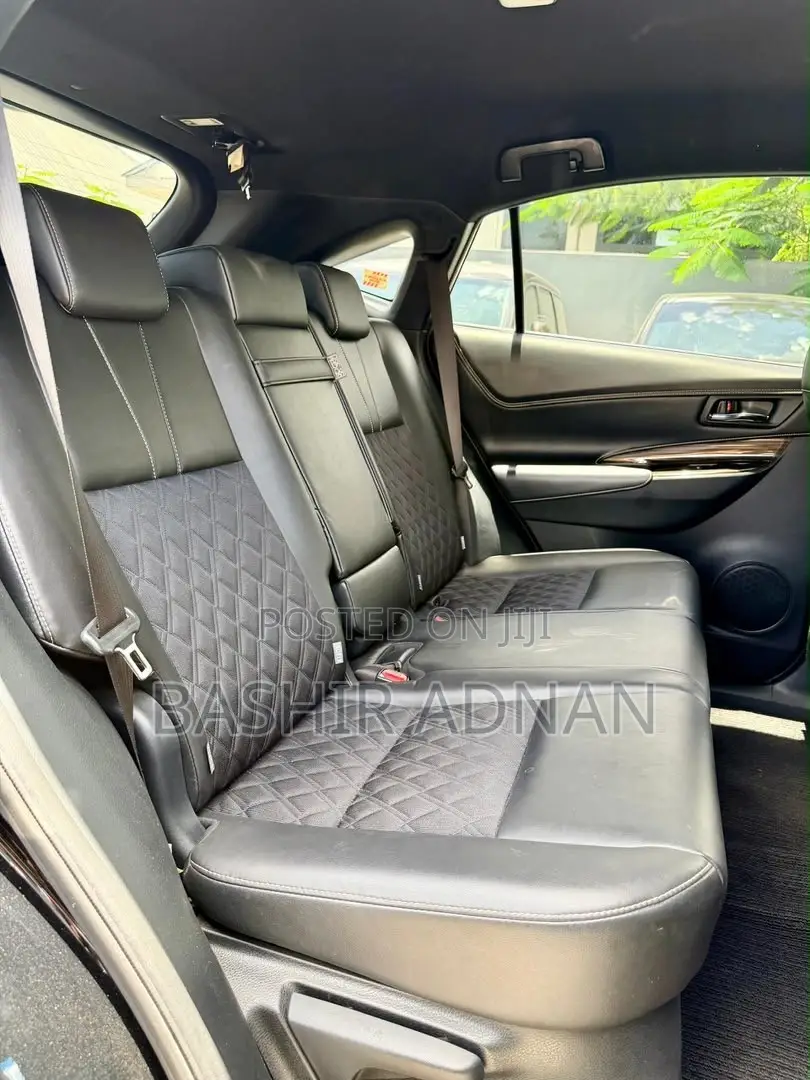 Toyota Harrier 2.0 2016 Matt Black