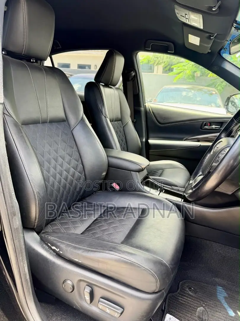 Toyota Harrier 2.0 2016 Matt Black