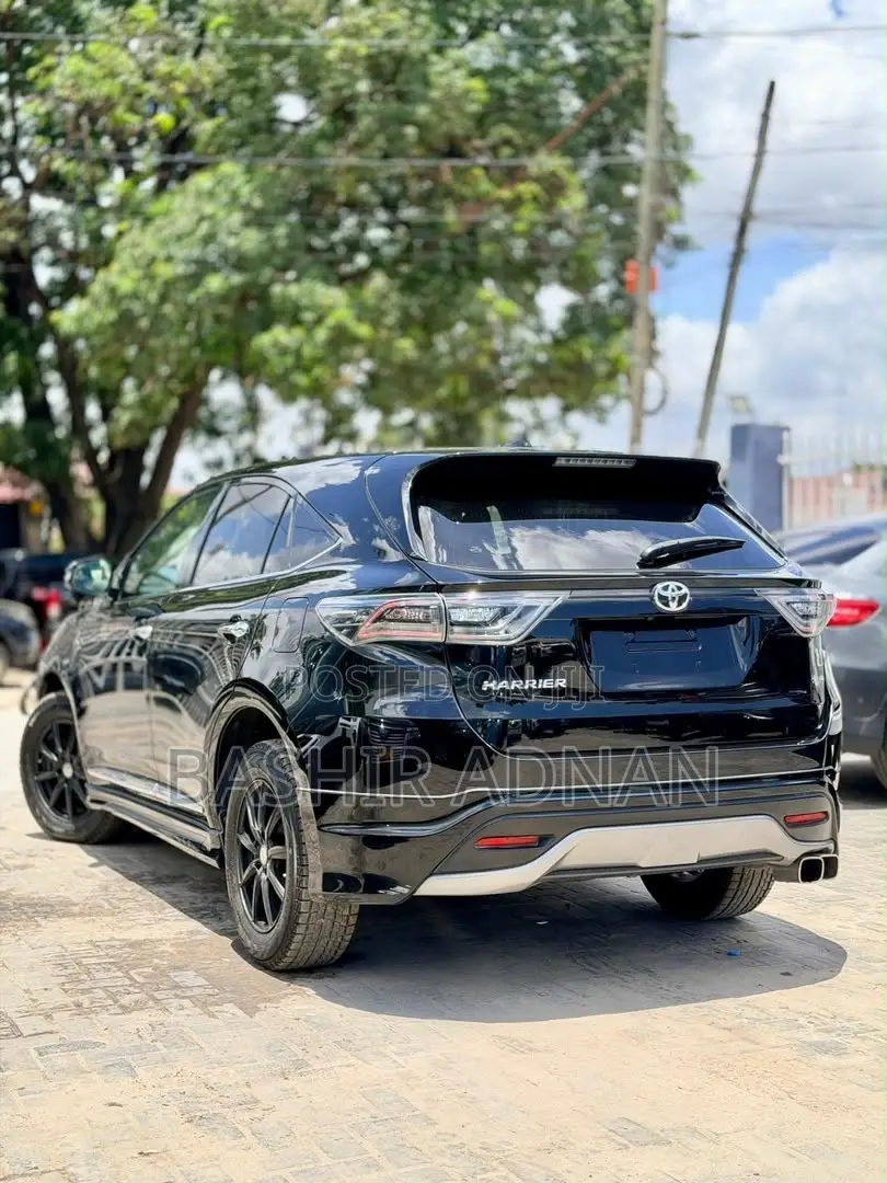 Toyota Harrier 2.0 2016 Matt Black