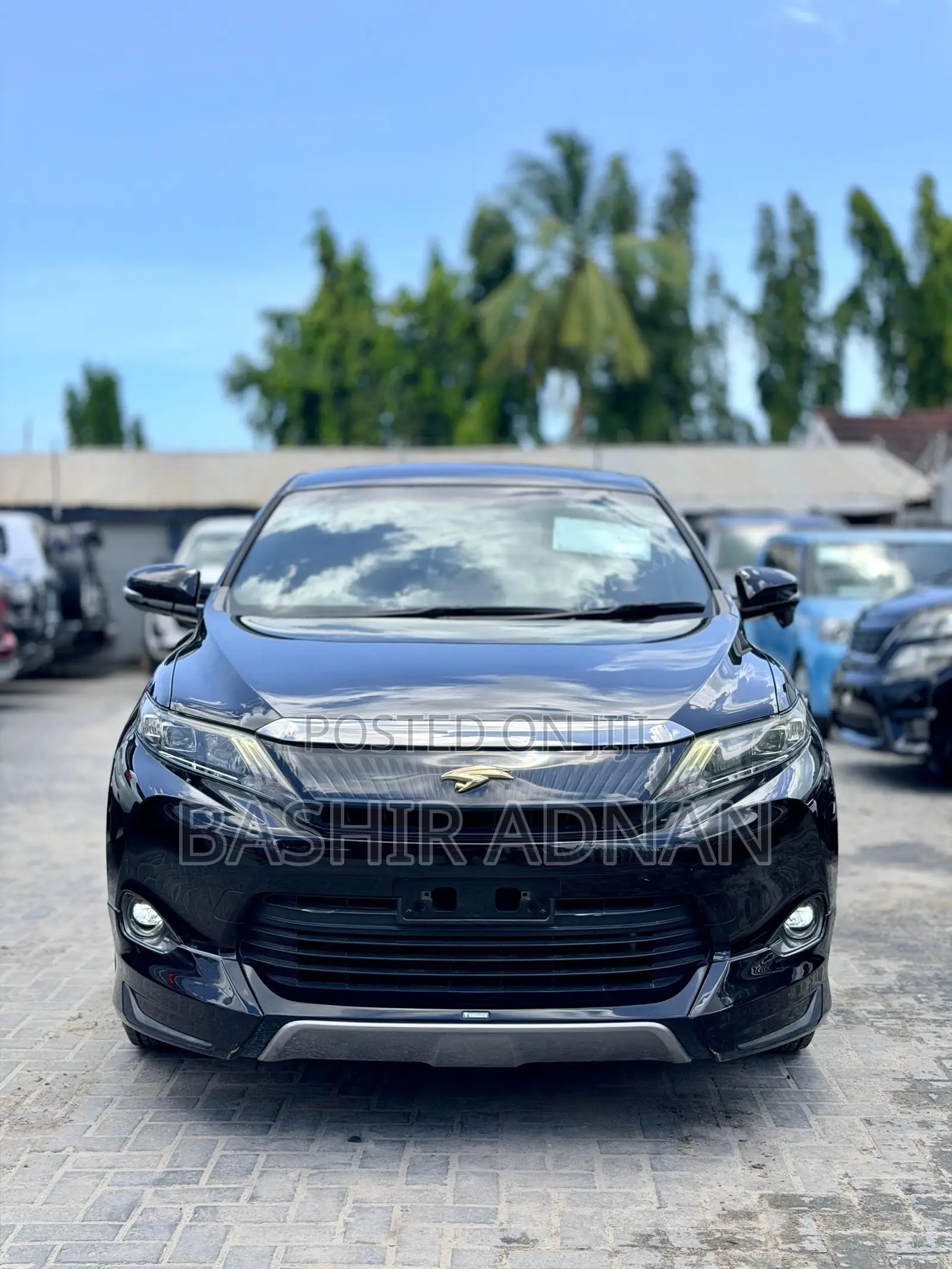 Toyota Harrier 2.0 2016 Matt Black