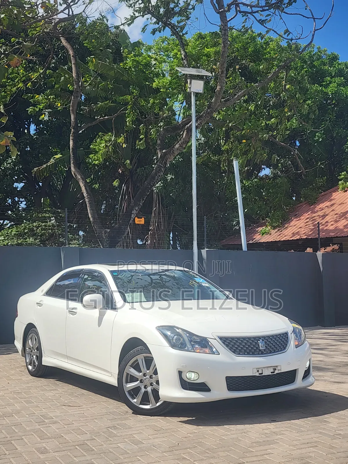 Toyota Crown 2009 White