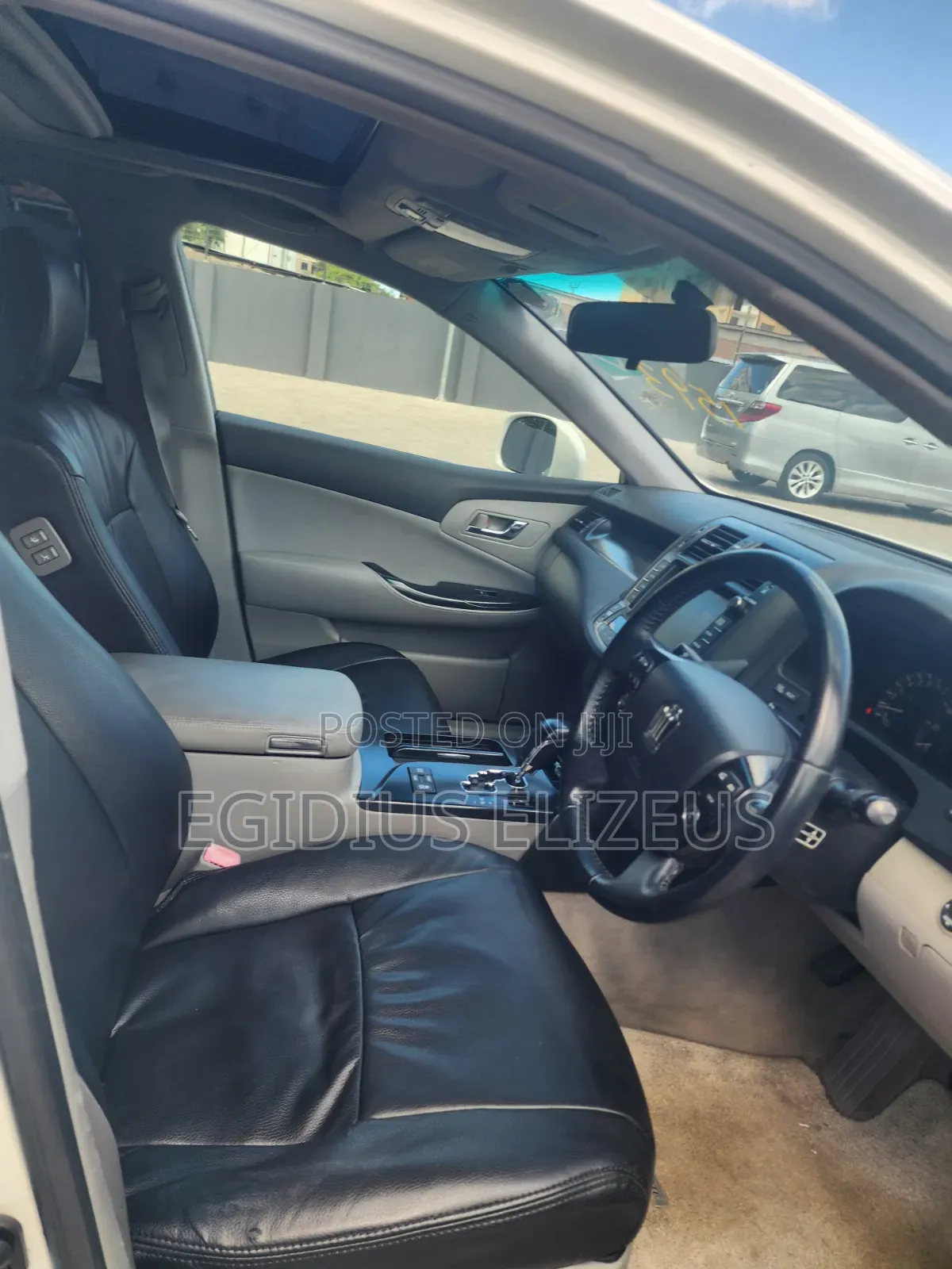 Toyota Crown 2009 White