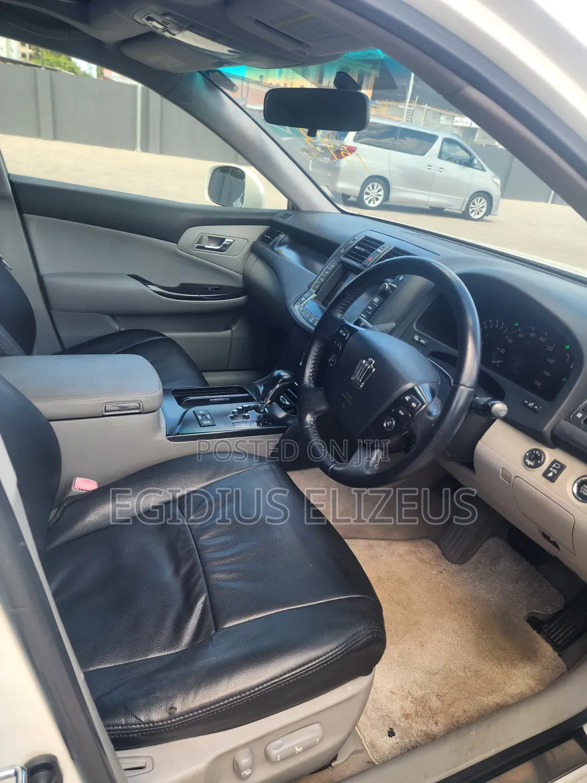 Toyota Crown 2009 White