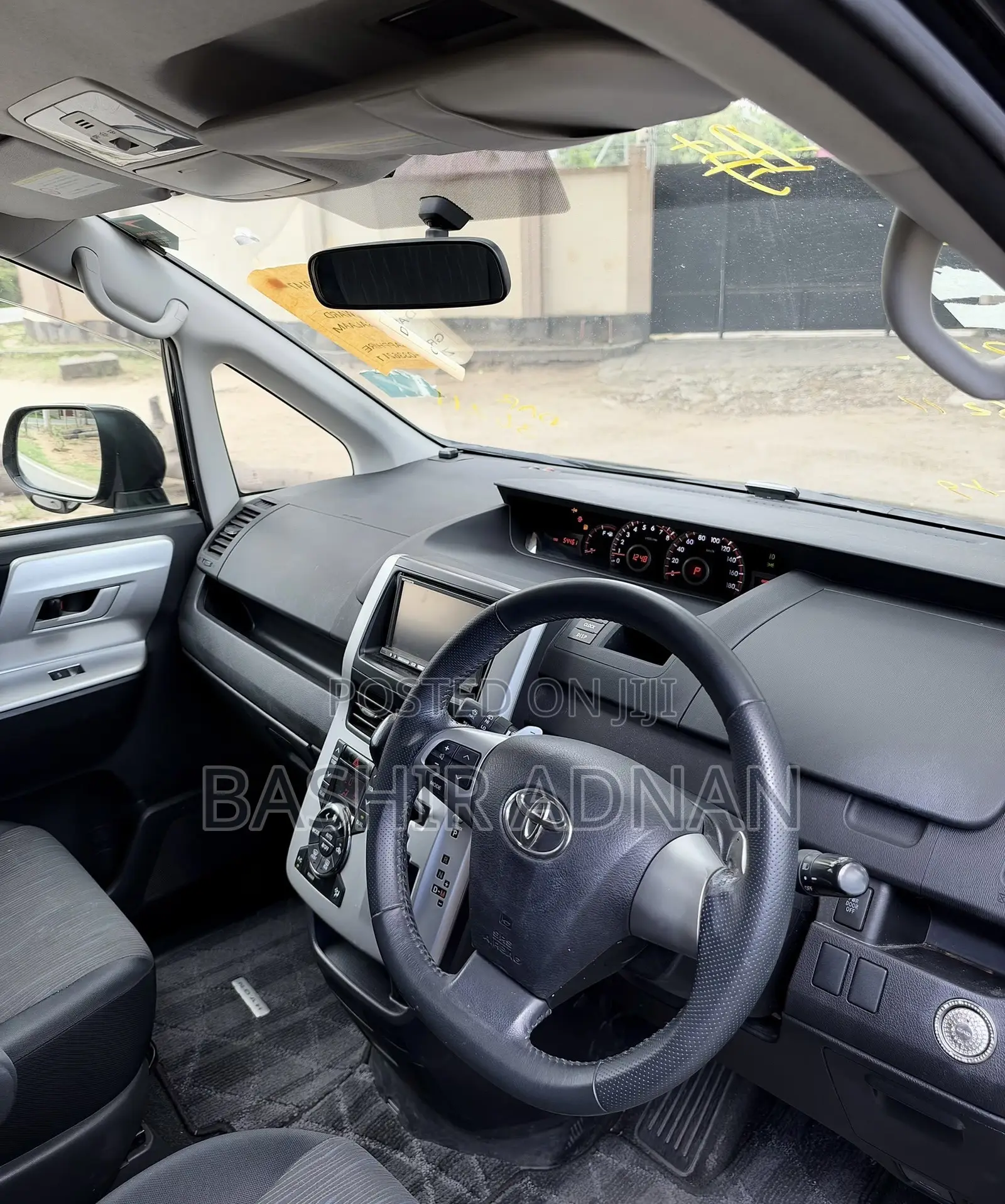Toyota Noah 2.0 143hp AWD (7 Seater) 2010 Matt Black