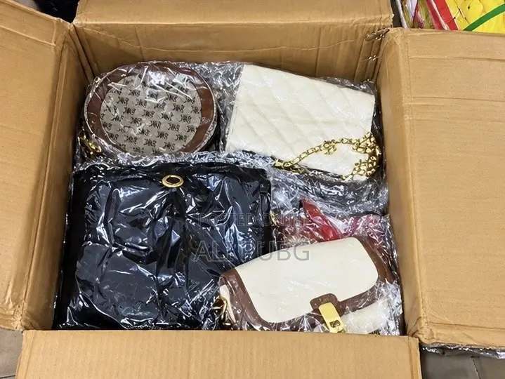 Women’s Handbags (Pochi)– Wholesale Box