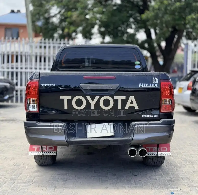 Toyota Hilux 2019 Black