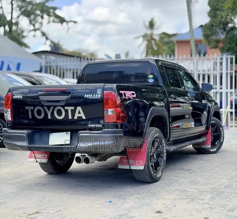 Toyota Hilux 2019 Black