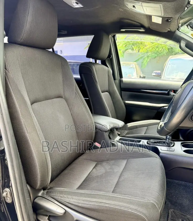 Toyota Hilux 2019 Black