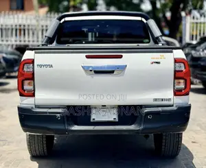 Toyota Hilux Revo Double Cab Deisel 2.4 AWD 2021 White