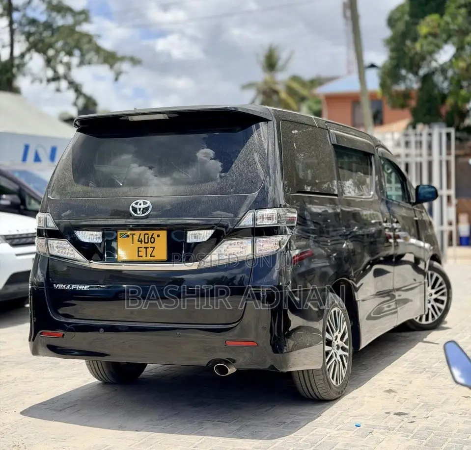 Toyota Vellfire Z Platinum Selection II 2.4 FWD 7-Seater 2010