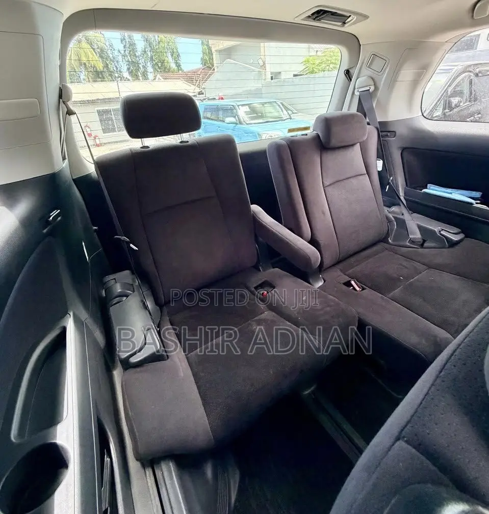 Toyota Vellfire Z Platinum Selection II 2.4 FWD 7-Seater 2010