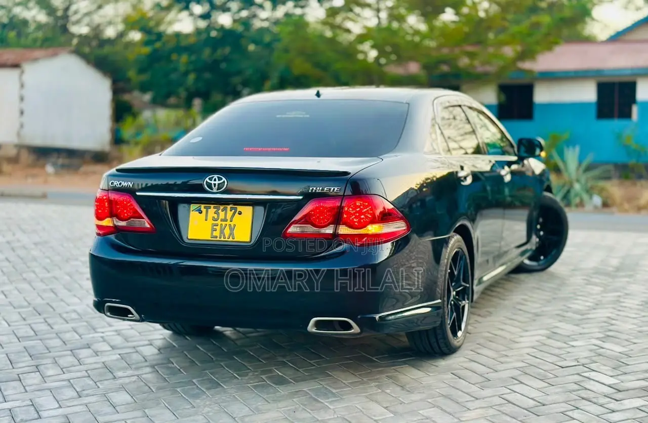 Toyota Crown 2009 Black