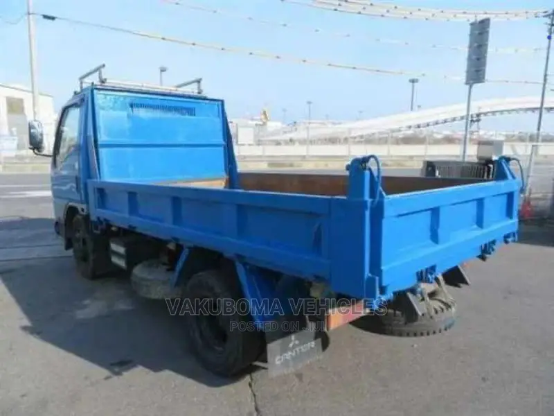 Mitsubishi Canter Dump