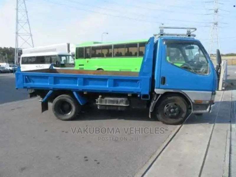 Mitsubishi Canter Dump