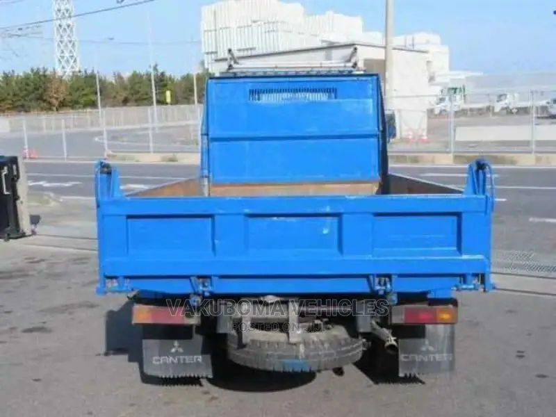 Mitsubishi Canter Dump
