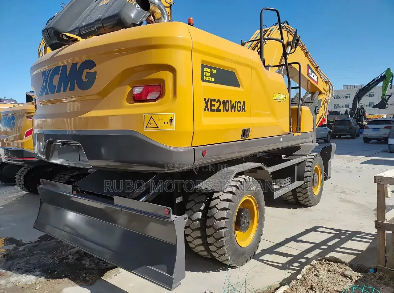 Agiza Brand New 21Tons XCMG Excavator XE210WGA