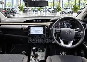Toyota Hilux 2023 Gray
