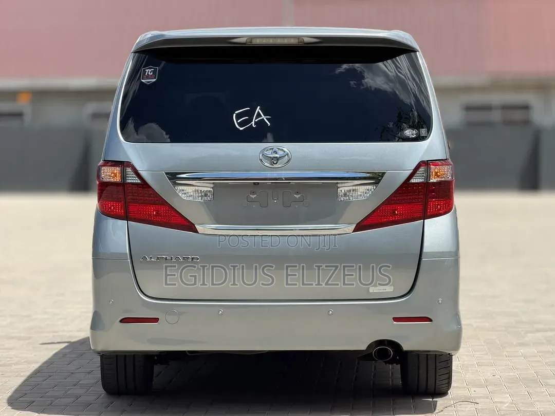 Toyota Alphard 2010 Silver