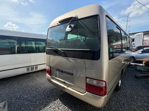 Toyota Coaster 2005 Gold