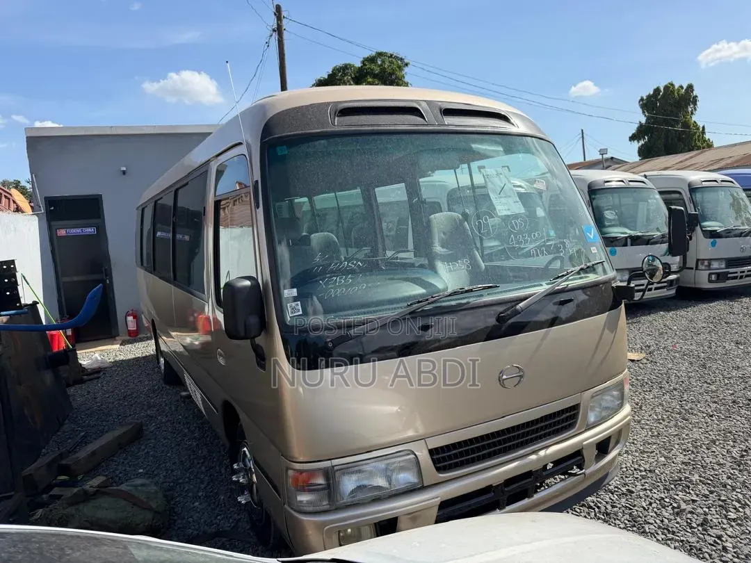 Toyota Coaster 2005 Gold