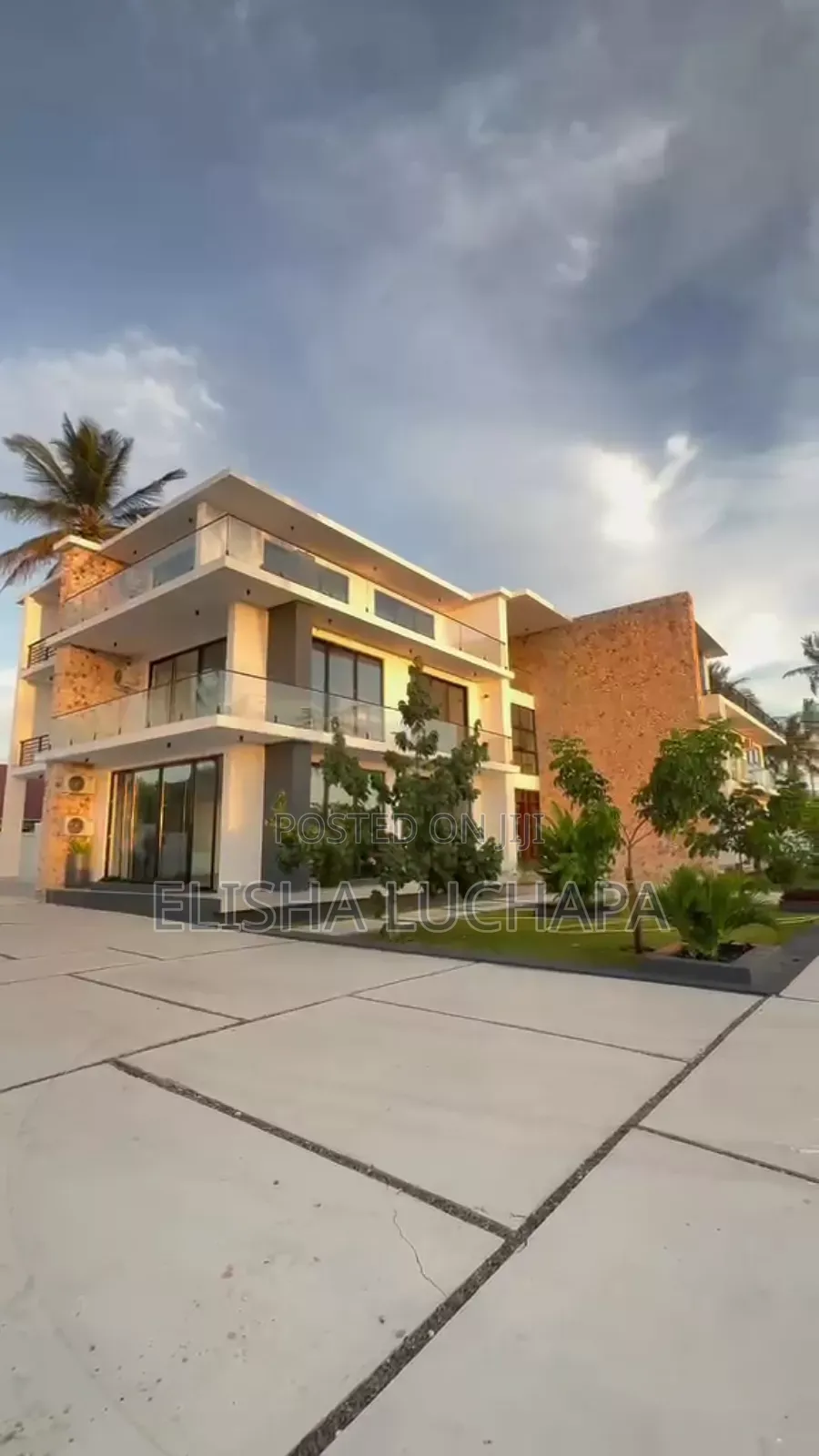Furnished 6bdrm Mansion in Bahari Beach, Kinondoni for sale