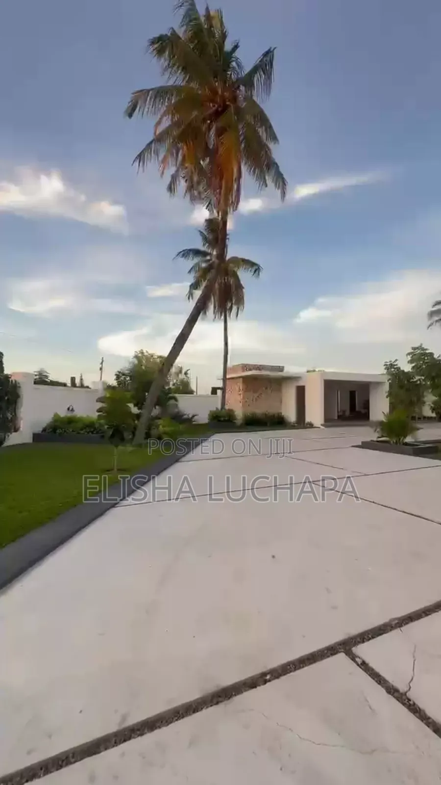 Furnished 6bdrm Mansion in Bahari Beach, Kinondoni for sale