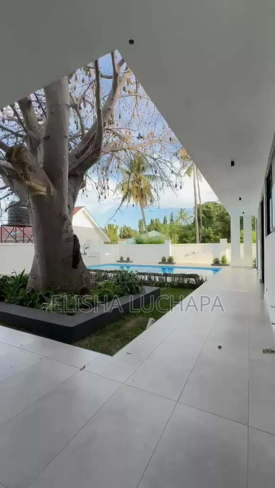 Furnished 6bdrm Mansion in Bahari Beach, Kinondoni for sale
