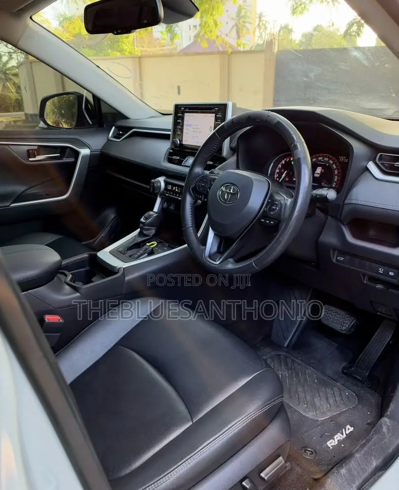 Toyota RAV4 Adventure AWD 2020 Blue