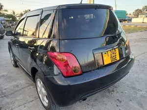 Toyota IST 2005 Black