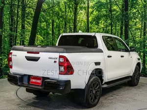 Toyota Hilux 2024 White
