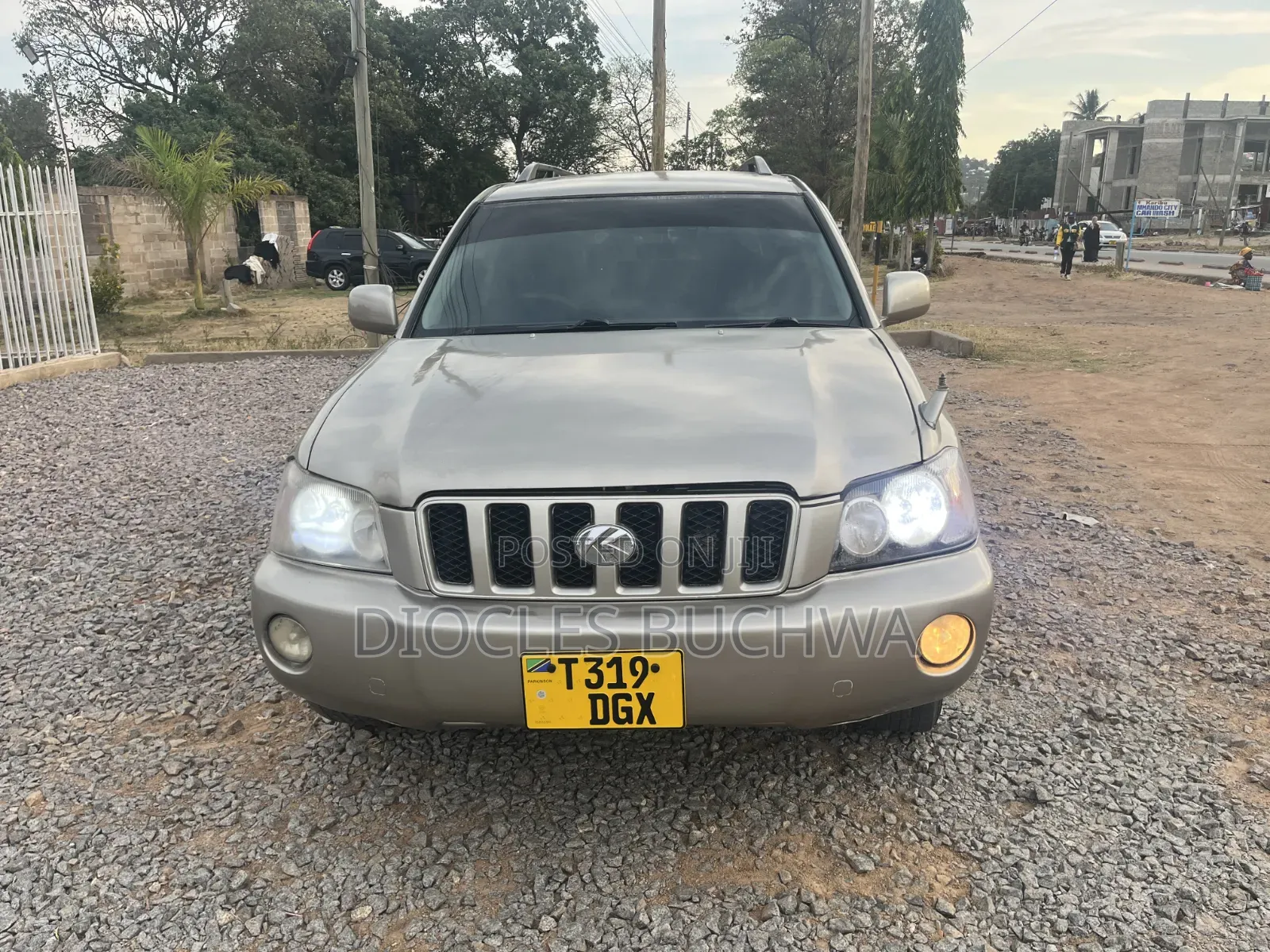 Toyota Kluger 2004 Gold