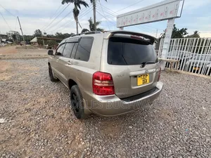 Toyota Kluger 2004 Gold