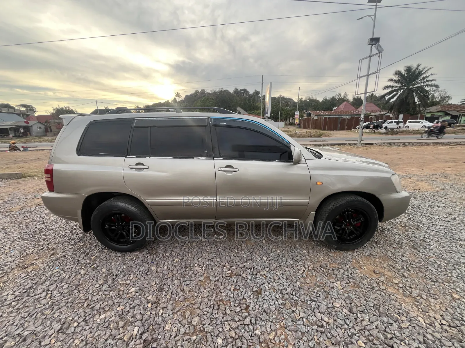 Toyota Kluger 2004 Gold