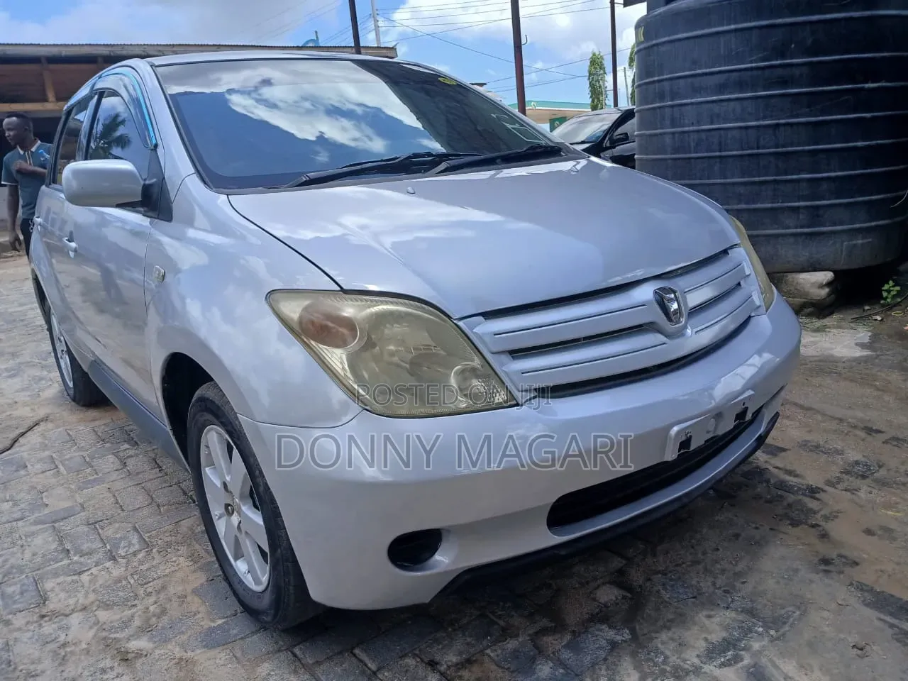 Toyota IST 2004 Silver