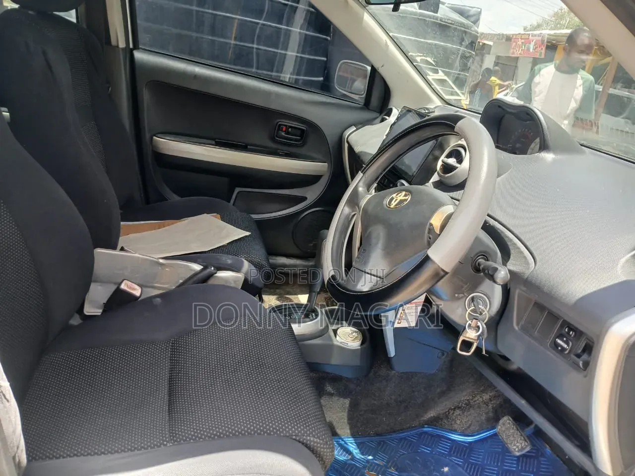 Toyota IST 2004 Silver