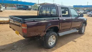 Toyota Hilux 1997 Purple
