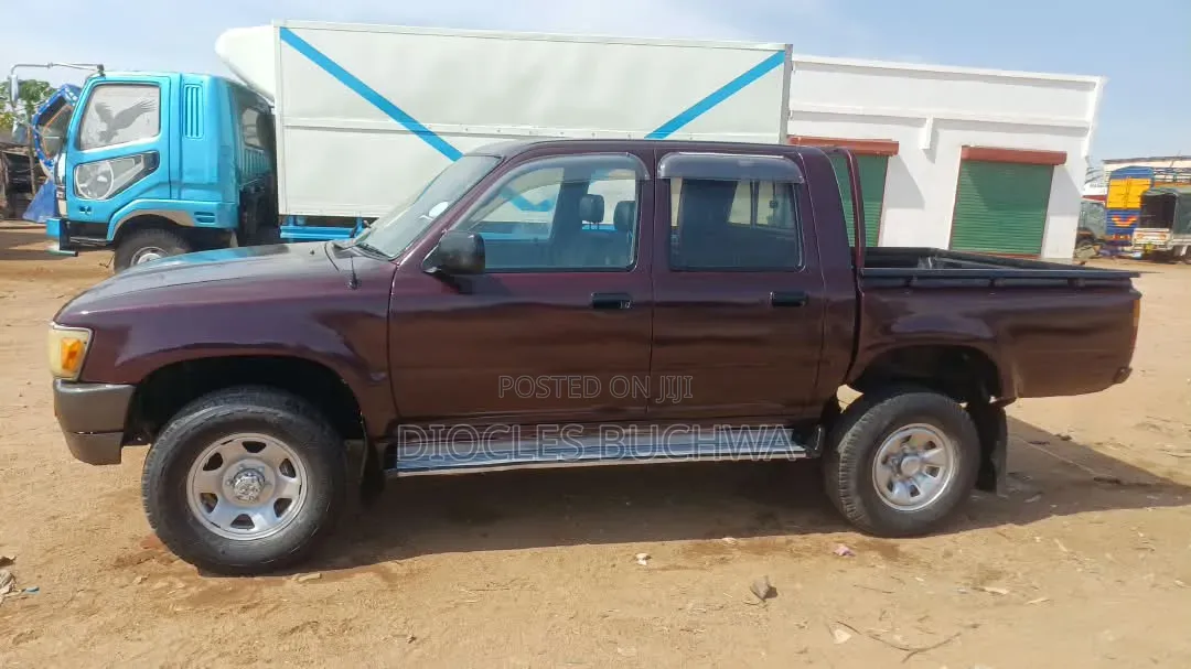 Toyota Hilux 1997 Purple