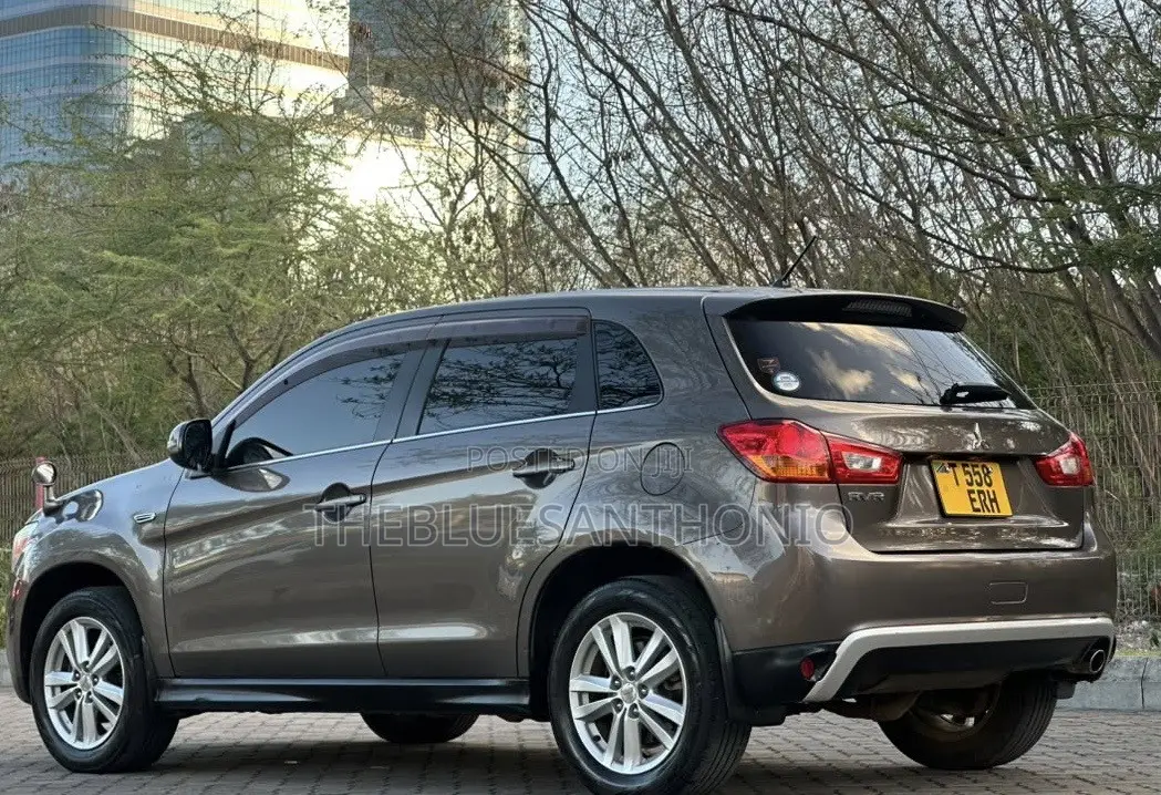 Mitsubishi RVR 2.0 2011 Gray