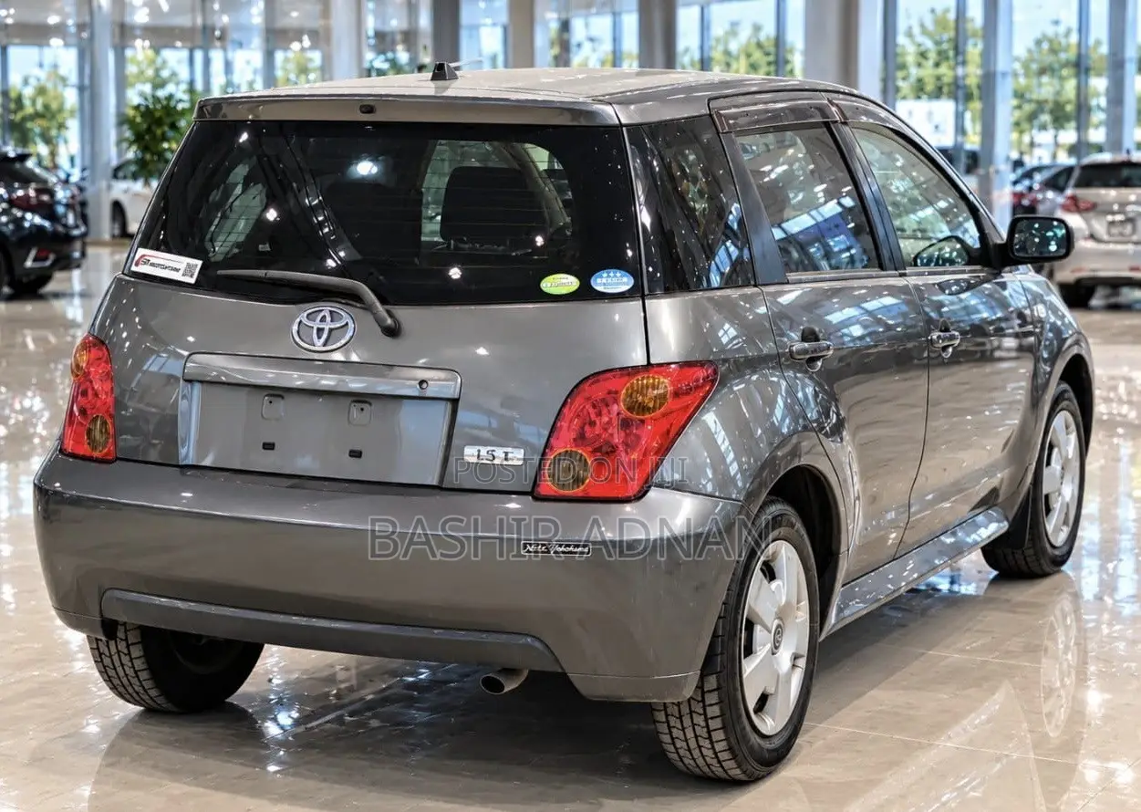 Toyota IST 2005 Gray