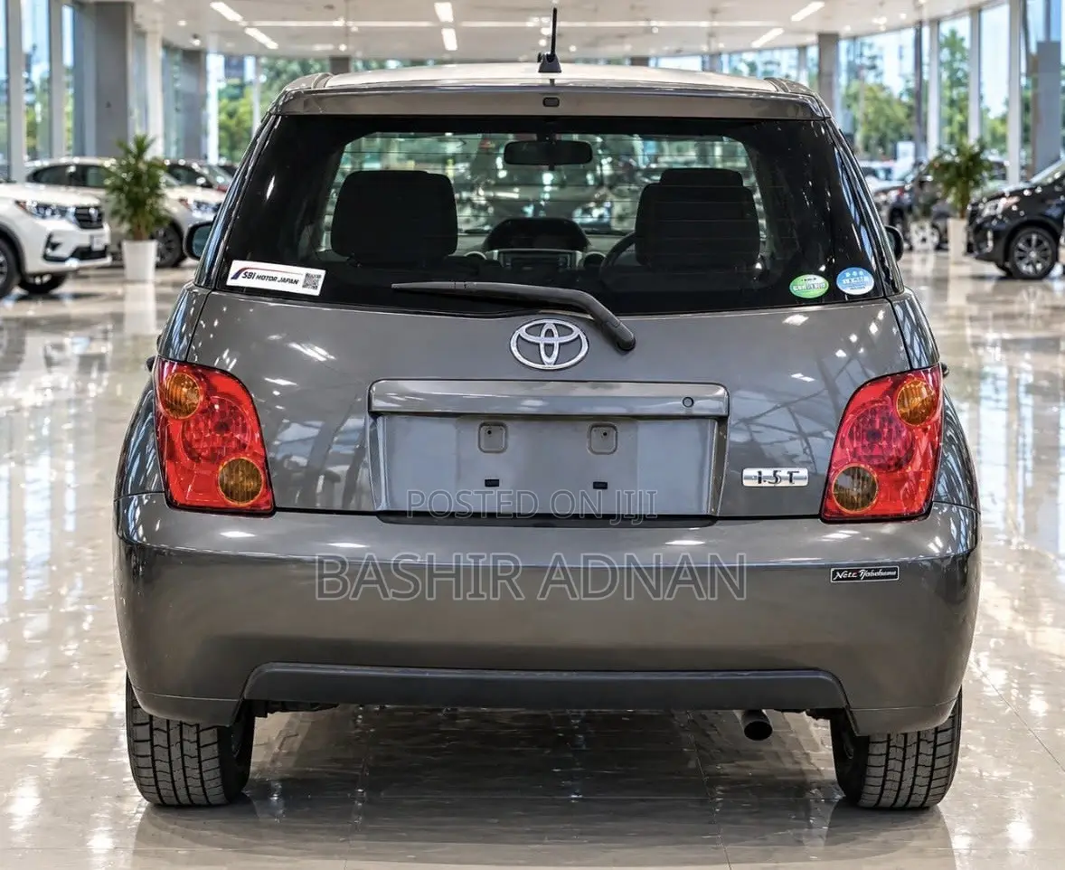 Toyota IST 2005 Gray
