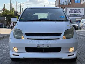 Toyota IST 2006 White