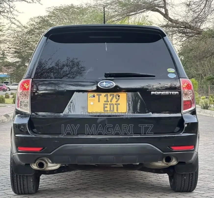 Subaru Forester 2010 Black