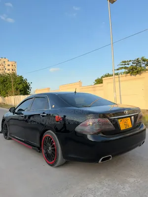 Toyota Crown 2010
