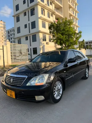 Toyota Crown Royale 2005