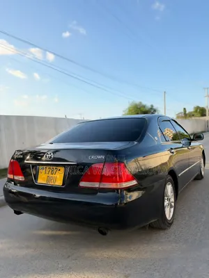 Toyota Crown Royale 2005