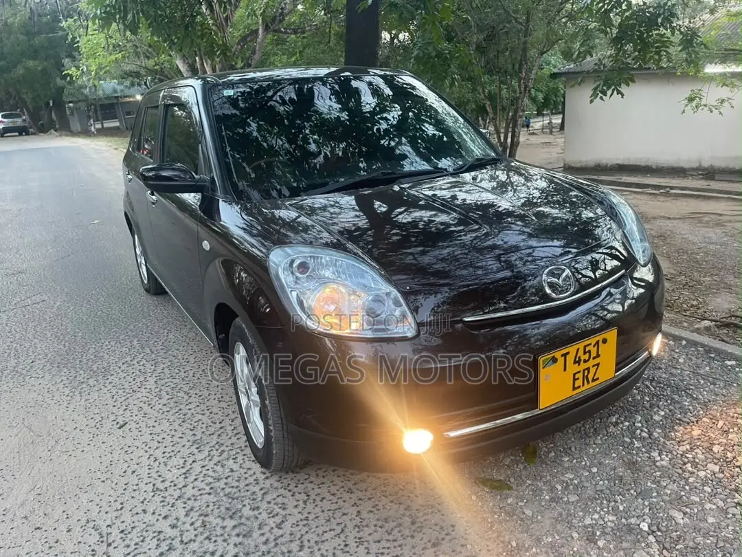 Mazda Verisa 2005 Maroon