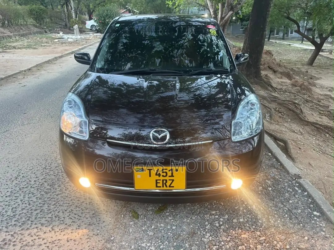 Mazda Verisa 2005 Maroon