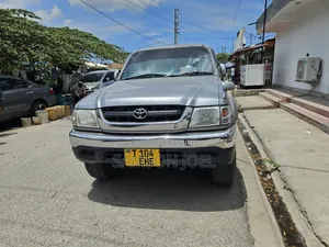 Toyota Hilux 2008 Gray
