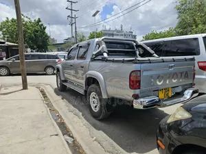 Toyota Hilux 2008 Gray